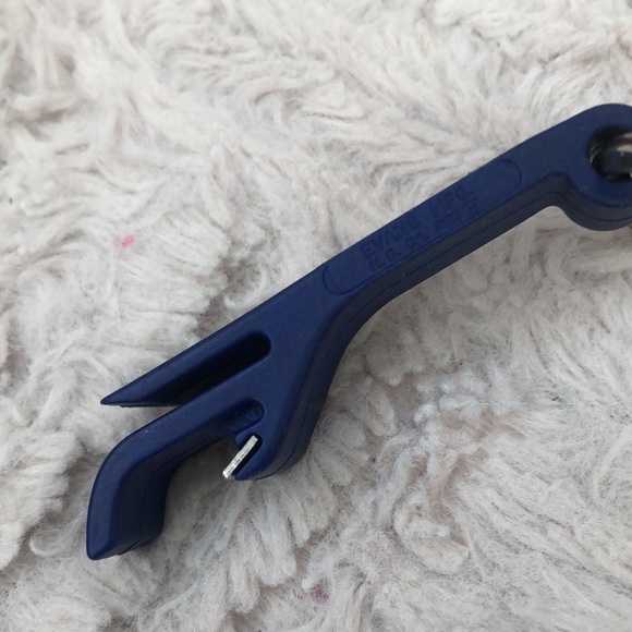 Old Style beer bottle opener keychain - blue - Picture 10 of 12